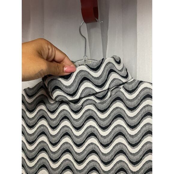 VTG Mandee Sleeveless Turtleneck Top Black White Wavy Y2K Retro SZ Medium USA - Picture 3 of 10